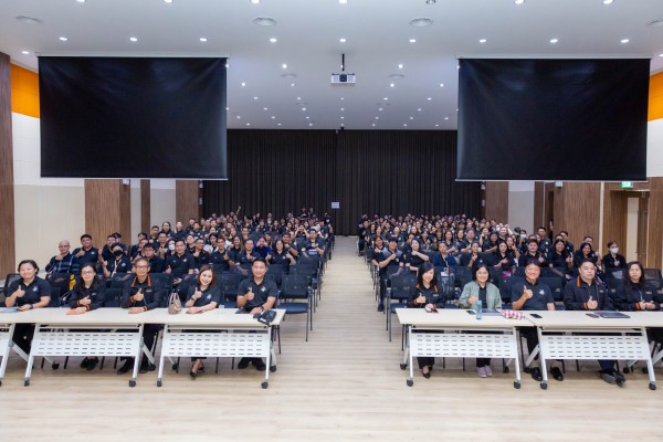 คณะวิทยาศาสตร์ประยุกต์จัดสัมมนา Future Skills in the Age of AI ผนึกกำลังศิษย์เก่าวิทยุการบินฯ ชู Soft Skills หัวใจหลักปั้นบัณฑิตยุคเอไอ