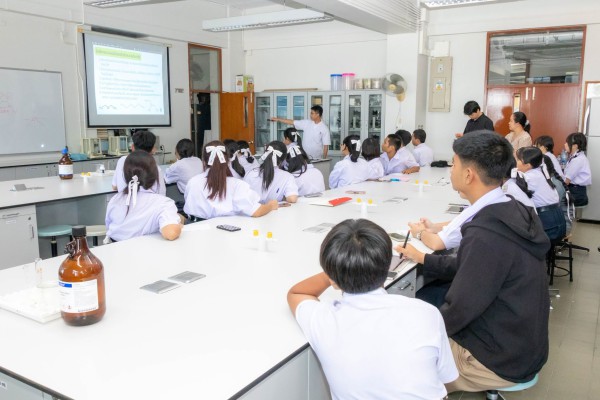 เวิร์กชอปวิทยาศาสตร์ เสริมทักษะการแยกไขมันจากนม ให้ นร.โรงเรียนศรีบุณยานนท์